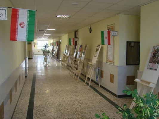 برگزاری نمایشگاه عکس و پوستر ویژه ایام الله دهه ی فجر در دانشگاه فرهنگیان خراسان شمالی 4