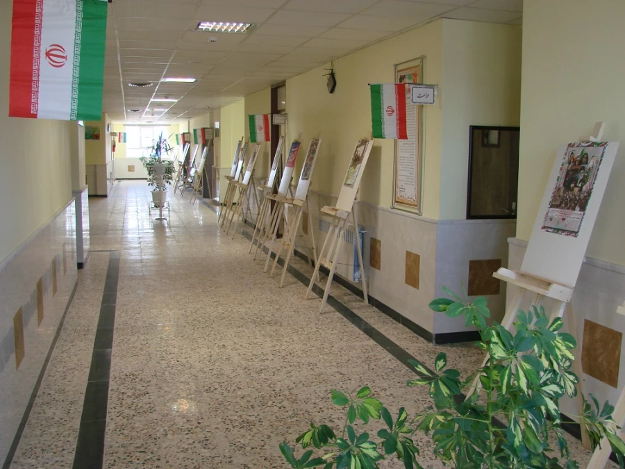 برگزاری نمایشگاه عکس و پوستر ویژه ایام الله دهه ی فجر در دانشگاه فرهنگیان خراسان شمالی 3