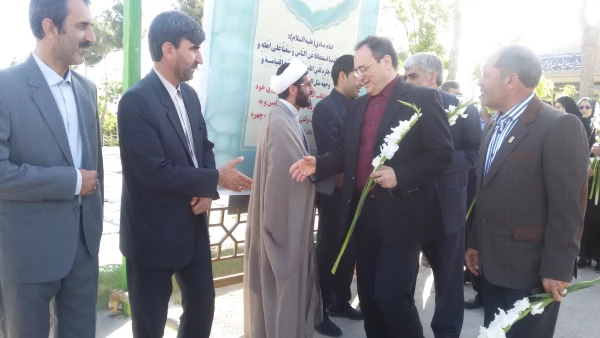 حضور جناب اقای دکتر مهرمحمدی سرپرست دانشگاه فرهنگیان در گلباران مزارع شهداء در خراسان شمالی 5