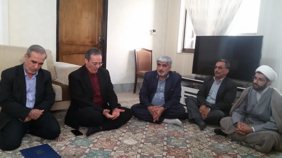 دیدار آقای دکتر مهر محمدی سرپرست دانشگاه فرهنگیان با خانواده شهید عبداله برزگر 3