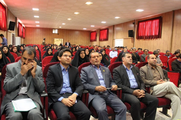 دومین همایش مدیران میزبان دانش آموختگان دانشگاه فرهنگیان خراسان شمالی با حضور آقای دکتر ساکی معاون محترم پژوهشی و فناوری دانشگاه فرهنگیان، جناب آقای دکتر نبوی مدیر کل محترم ارتباط با جامعه و همکاری های علمی دانشگاه فرهنگیان ، مدیر کل آموزش و پرورش ، مدیر 