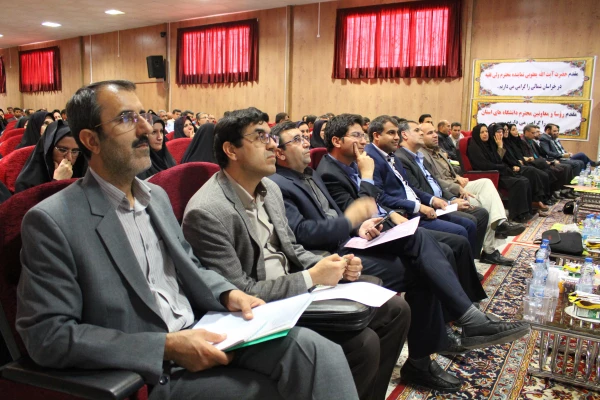 دومین همایش مدیران میزبان دانش اموختگان دانشگاه فرهنگیان خراسان شمالی در روز دوشنبه مورخ 27/06/96 با حضور جناب آقای دکتر ساکی معاون محترم پژوهشی و فناوری دانشگاه فرهنگیان برگزار شد. 
 2