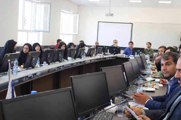 جلسه شورای اداری با حضور کلیه کارکنان پردیس های دانشگاه فرهنگیان خراسان درشهریورماه برگزار گردید 4