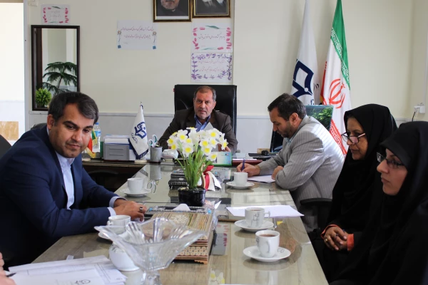 برگزاری جلسه هفته پژوهش دانشگاه فرهنگیان خراسان شمالی با حضور آقای دکتر صفرزاده  و اعضاء 4