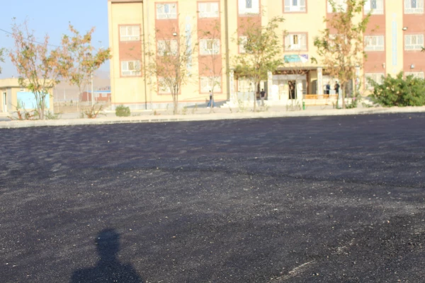 اسفالت ریزی محوطه سراهای دانشجویی و مجموعه ورزشی دانشگا هفرهنگیان خراسان شمالی 3