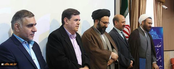 ر سازمان مرکزی دانشگاه برگزار شد:
مراسم تکریم و معارفه معاونان فرهنگی و اجتماعی و همچنین نظارت، ارزیابی و تضمین کیفیت 2