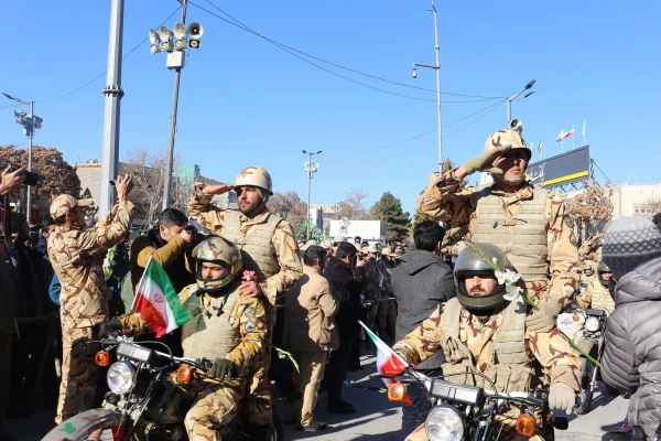 حضور همکاران در مراسم12 بهمن ماه 3