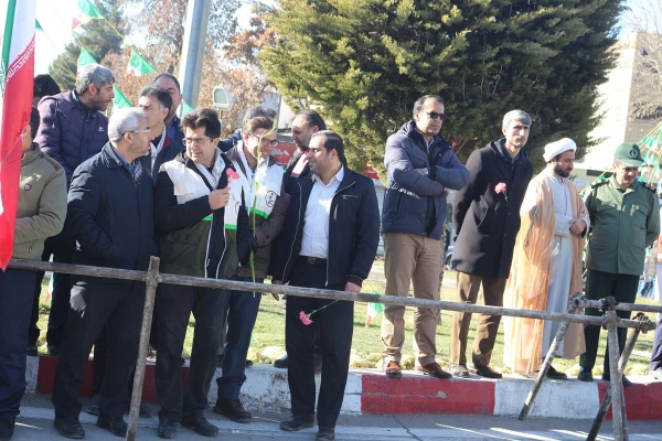 حضور همکاران در مراسم12 بهمن ماه 4