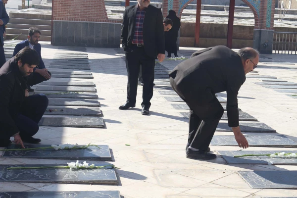 شرکت همکاران پردیس های خراسان شمالی در مراسم گلباران مزار شهداء به مناسبت دهه فجر 2