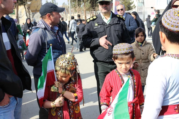 شرکت همکاران در مراسم راهپیمایی 22 بهمن ماه 1396 11