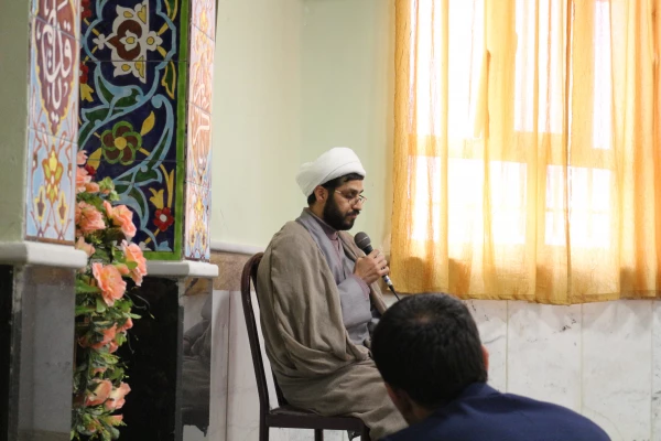 برگزاری زیارت عاشورا در کنار مزار دو شهید گمنام با حضور حراست های کلیه ی دستگاه های اجرایی استان در دانشگاه فرهنگیان 4