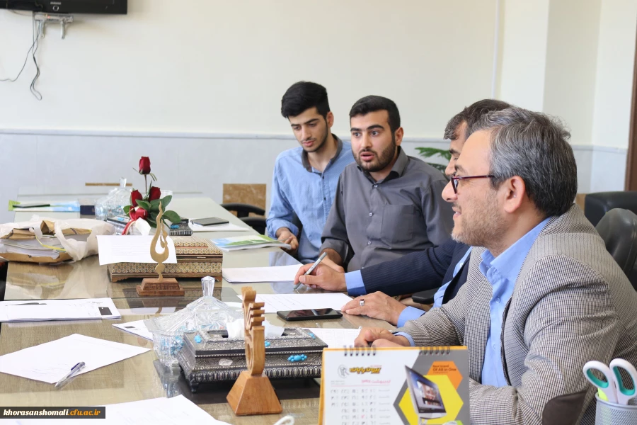 اولین جلسه نشریات دانشجویان  با حضور کلیه اعضاء تشکیل شد. 2