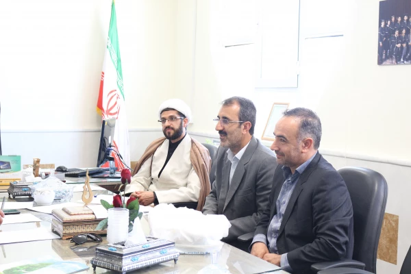 اولین جلسه نشریات دانشجویان  با حضور کلیه اعضاء تشکیل شد. 4