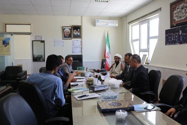 اولین جلسه نشریات دانشجویان  با حضور کلیه اعضاء تشکیل شد. 6