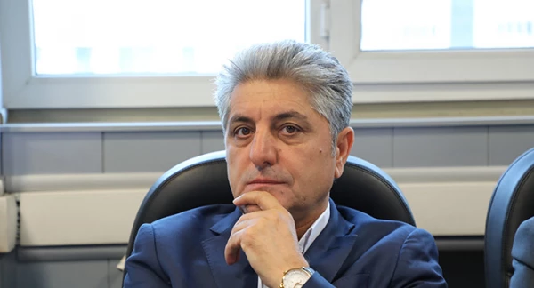 در جلسه انجمن خیرین حامی دانشگاه فرهنگیان تاکید شد:
لزوم جذب مشارکت مردمی و حمایت از توسعه کمی و کیفی دانشگاه فرهنگیان به عنوان عنصر تاثیر گذار در آینده جامعه 4