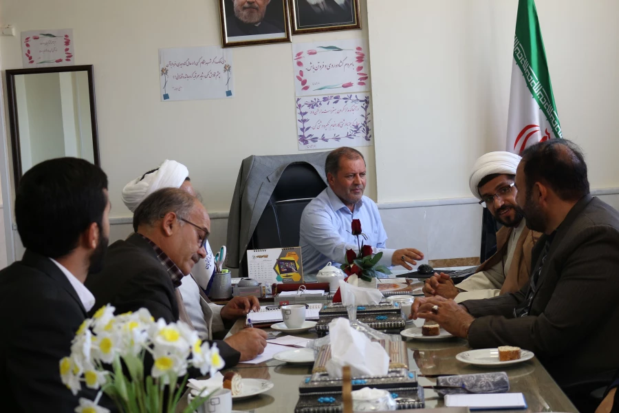 نشست طرح ولایت استانی با حضور اعضاء در دفتر مدیریت امور پردیس های خراسان شمالی برگزار گردید 3