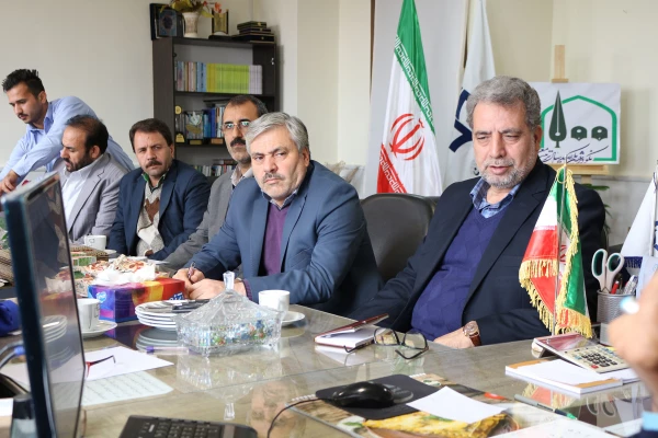 دکتر صفر زاده در نشست هم اندیشی مشاوره و سلامت در دفتر  مدیریت استان بیان کرد:
اهمیت مشاوره بر کسی پوشیده نیست 3