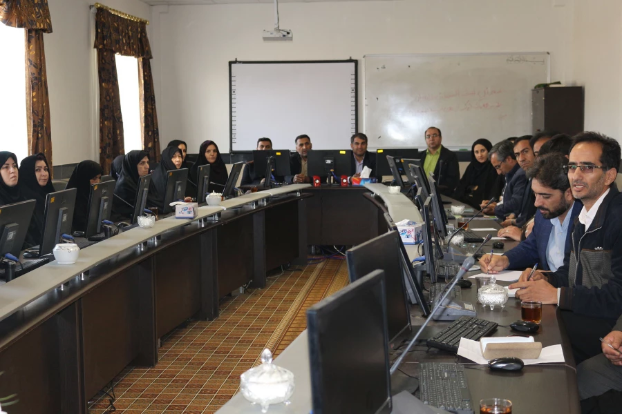 دکتر صفرزاده در سومین جلسه شورای اداری پردیس های خراسان شمالی خطاب به کلیه کارکنان گفت:
امروز مسائل و دغدغه دانشگاه نباید فقط مختص شخص مسئول دانشگاه باشد 2