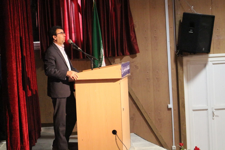 دکتر صفرزاده در نشست توجیهی مهارت آموزان ماده 28 دانشگاه فرهنگیان خراسان شمالی گفت:
دنیا وام دار معلمان اهل و اثر گذار است. 5