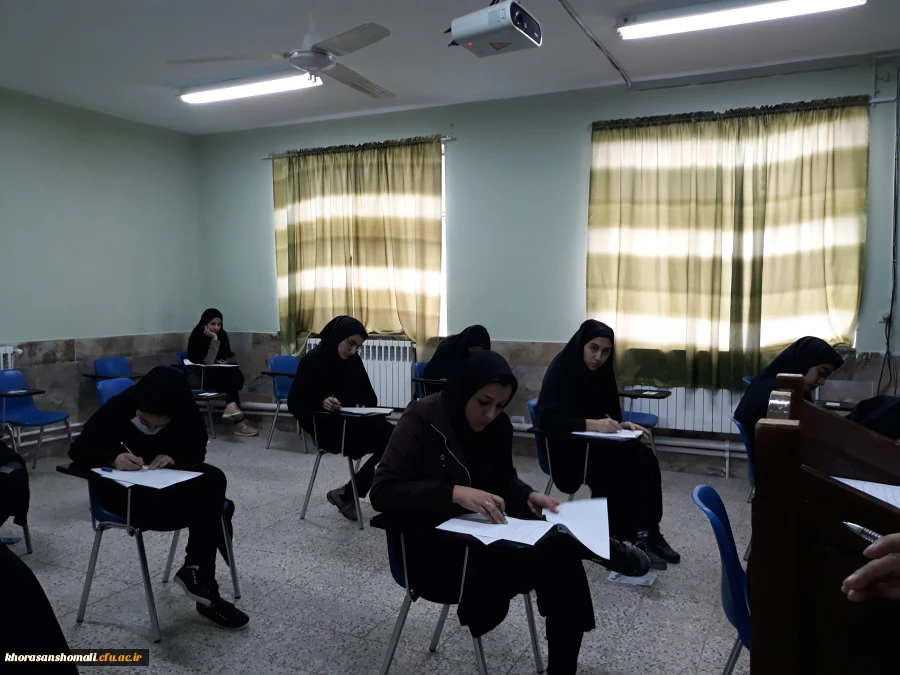 حضور دکتر صفرزاده سرپرست دانشگاه فرهنگیان خراسان شمالی از روند 
برگزاری امتحانات پایان ترم دانشجویان پردیس های خراسان شمالی 4