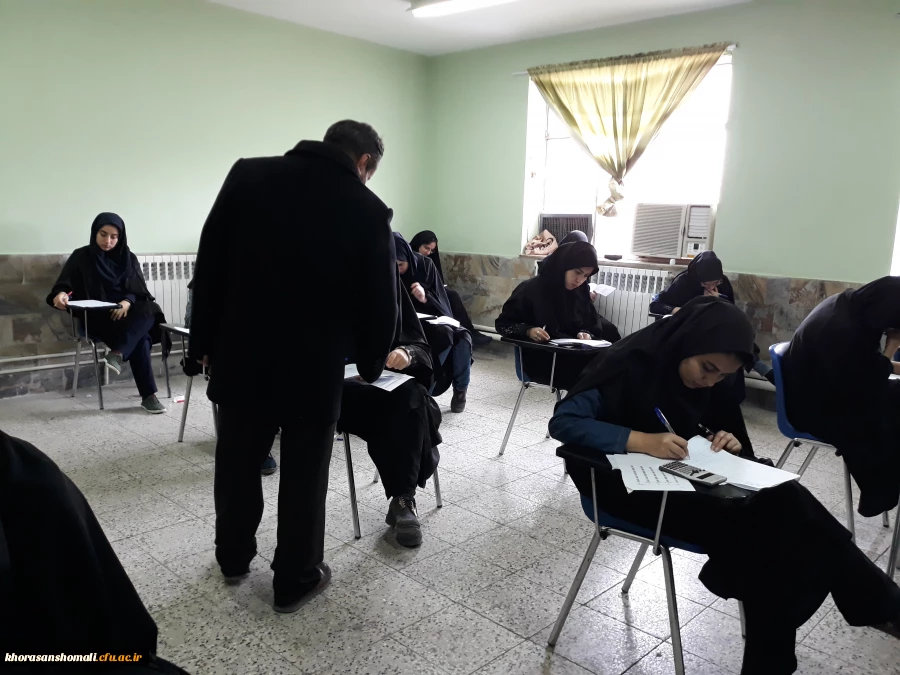 حضور دکتر صفرزاده سرپرست دانشگاه فرهنگیان خراسان شمالی از روند 
برگزاری امتحانات پایان ترم دانشجویان پردیس های خراسان شمالی 10