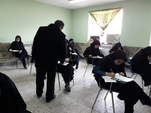 حضور دکتر صفرزاده سرپرست دانشگاه فرهنگیان خراسان شمالی از روند 
برگزاری امتحانات پایان ترم دانشجویان پردیس های خراسان شمالی 4