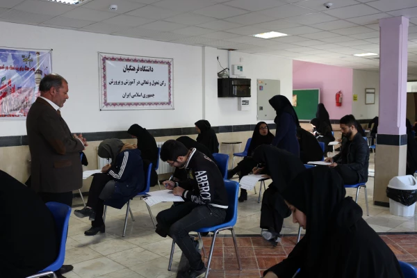 بازدید دکتر صفرزاده سرپرست دانشگاه فرهنگیان خراسان شمالی از روند برگزاری امتحانات پایان ترم 
دانشجویان ماده 28 /پردیس امام محمد باقر(ع) 2