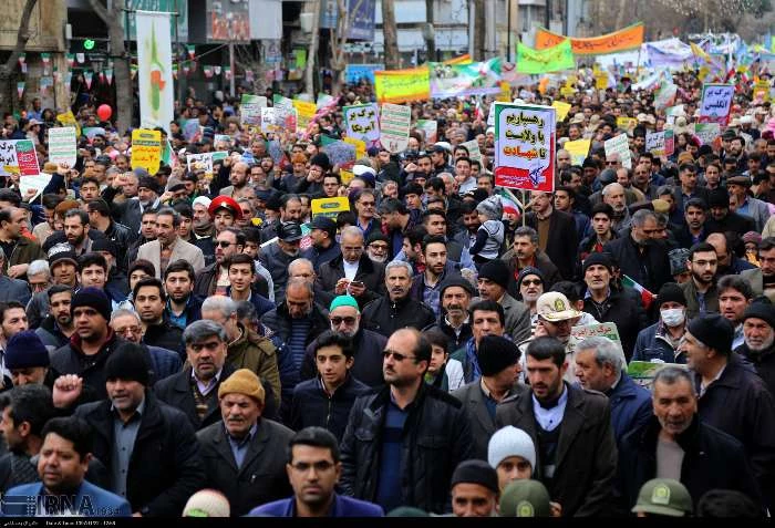 حضور کارکنان، اساتید و دانشجویان دانشگاه فرهنگیان خراسان شمالی در چهلمین سالگرد جشن پیروزی شکوهمند انقلاب اسلامی ایران در کنار مردم شهرستان بجنورد به روایت تصویر 9