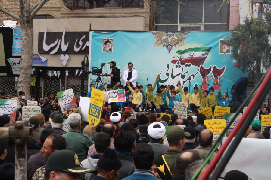 حضور کارکنان، اساتید و دانشجویان دانشگاه فرهنگیان خراسان شمالی در چهلمین سالگرد جشن پیروزی شکوهمند انقلاب اسلامی ایران در کنار مردم شهرستان بجنورد به روایت تصویر 8