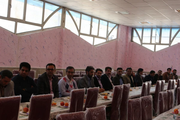 آخرین جلسه شورای اداری سال 1397 پردیس های دانشگاه فرهنگیان خراسان شمالی برگزار شد

 5