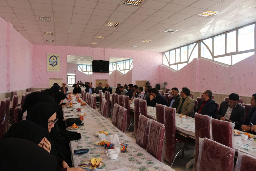 آخرین جلسه شورای اداری سال 1397 پردیس های دانشگاه فرهنگیان خراسان شمالی برگزار شد

 7