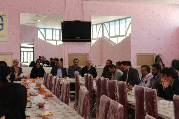 آخرین جلسه شورای اداری سال 1397 پردیس های دانشگاه فرهنگیان خراسان شمالی برگزار شد

 8