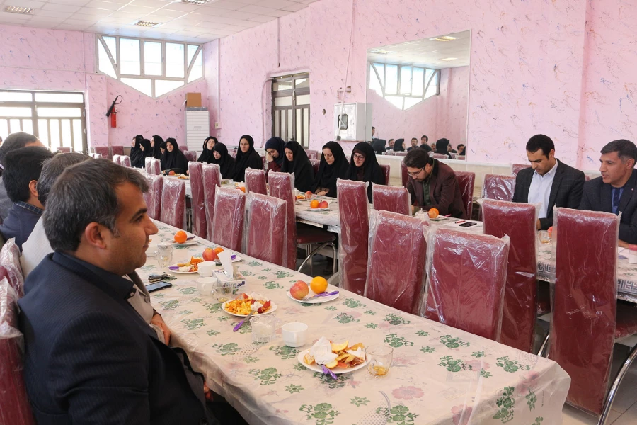 آخرین جلسه شورای اداری سال 1397 پردیس های دانشگاه فرهنگیان خراسان شمالی برگزار شد

 10