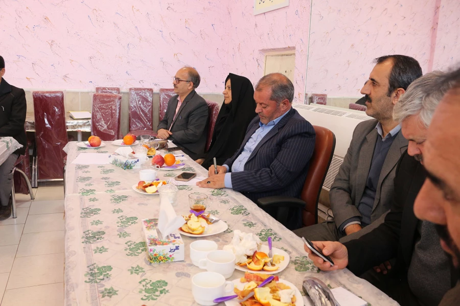 آخرین جلسه شورای اداری سال 1397 پردیس های دانشگاه فرهنگیان خراسان شمالی برگزار شد

 11