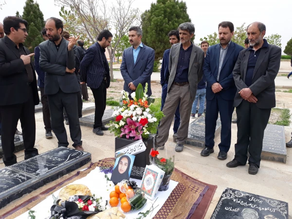 شرکت دانشجو معلمان پردیس امام جعفر صادق(ع) خواهران و جمعی از کارکنان پردیس های خراسان شمالی در مراسم چهلمین روز درگذشت دانشجو معلم عاطفه تقی زاده 6