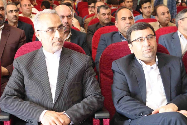 دکتر ثمینی فرماندار شهرستان بحنورد در مراسم جشن دهه سرآمدی آموزش در دانشگاه فرهنگیان خراسان شمالی گفت: علم کامل، علم الهی است که خداوند رحمان در زمان بعث حضرت رسول(ص) به عالمیان نشان دادند. 8