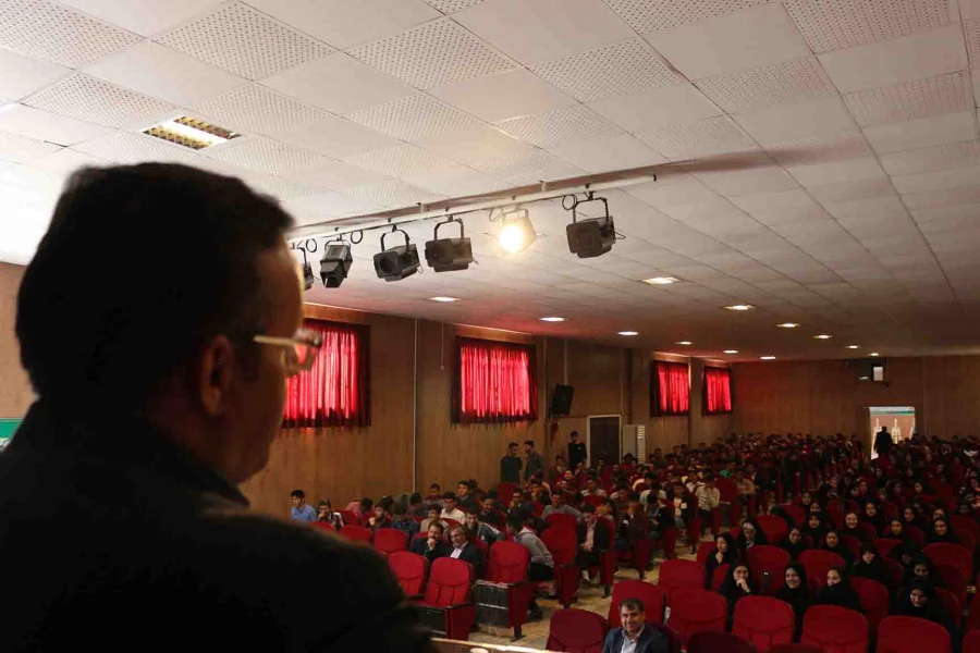 همایش هفته سراهای دانشجویی پردیس های خراسان شمالی با حضور مدیر کل امور حقوقی دانشگاه فرهنگیان کشور برگزار شد. 11