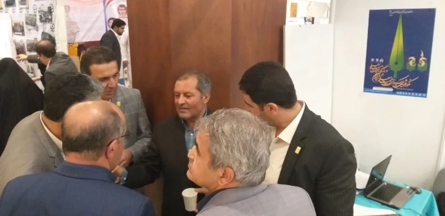 بازدید دکتر خنیفر ریاست دانشگاه فرهنگیان کشور از غرفه پردیس های دانشگاه فرهنگیان خراسان شمالی در نمایشگاه یکصدمین سال تاسیس تربیت معلم کشور 11