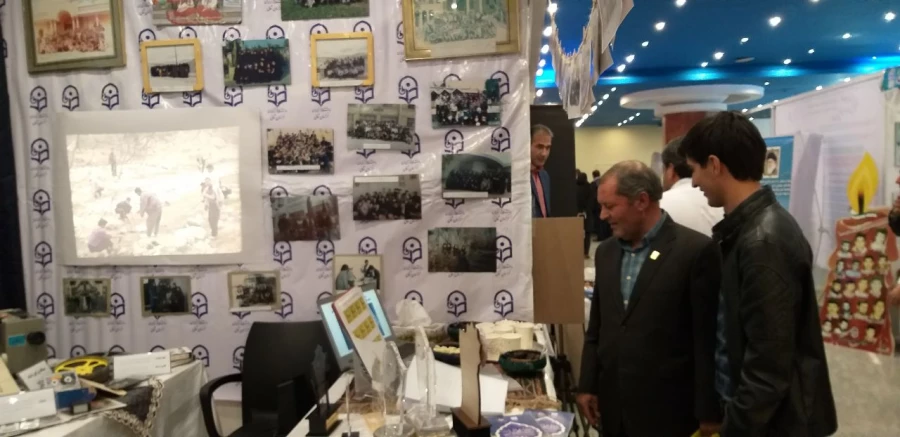 بازدید دکتر خنیفر ریاست دانشگاه فرهنگیان کشور از غرفه پردیس های دانشگاه فرهنگیان خراسان شمالی در نمایشگاه یکصدمین سال تاسیس تربیت معلم کشور 9