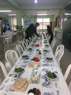 حضور دکتر صفرزاده سرپرست دانشگاه فرهنگیان استان و سرپرست های پردیس ها و جمعی از کارکنان در افطاری با دانشجویان 7