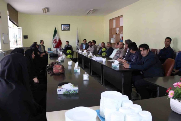 برگزاری کارگاه آموزشی سند تحول و آشنایی با عقاید و گروه های انحرافی و راه های مقاله با آن ویژه کارکنان و اعضاء هیات علمی در پردیس امام جعفر صادق(ع) 2