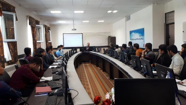 نشست علمی- تخصصی تجربه زیسته در سیستم آموزشی مدارس خارج از کشور (شبه قاره هند) توسط استاد نیرومی زاده

 6