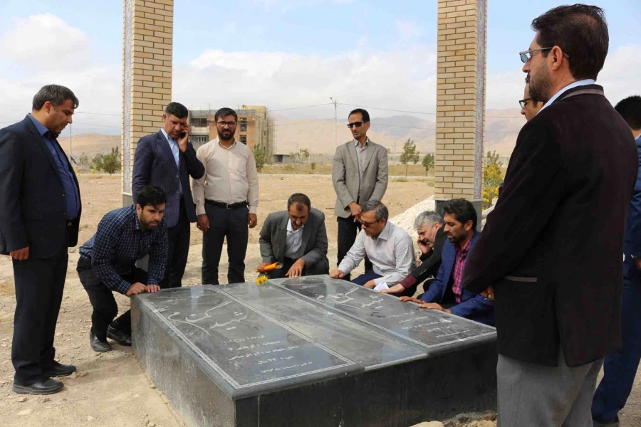 تجدید میثاق کارکنان دانشگاه فرهنگیان خراسان شمالی با دو شهید گمنام در هفته دفاع مقدس 4