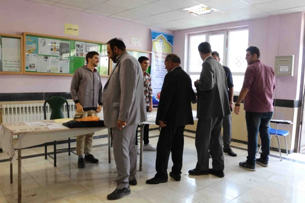 بازدید دکتر صفرزاده از روند ستاد ثبت نام دانشجویان جدید الورد پردیس های خراسان شمالی 2