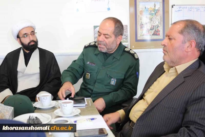 نشست صمیمانه سرهنگ شجاع معاونت تعلیم و تربیت قرار گاه پیشرفت و آبادانی سپاه با دکتر صفرزاده سرپرست دانشگاه فرهنگیان خراسان شمالی در هفته دفاع مقدس