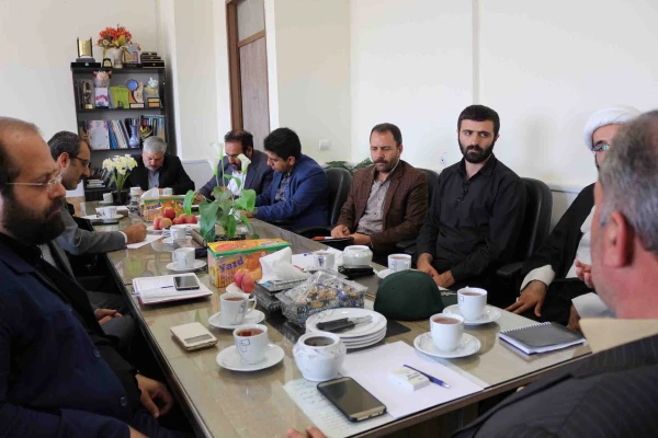 نشست صمیمانه سرهنگ شجاع معاونت تعلیم و تربیت قرار گاه پیشرفت و آبادانی سپاه با دکتر صفرزاده سرپرست دانشگاه فرهنگیان خراسان شمالی در هفته دفاع مقدس 6