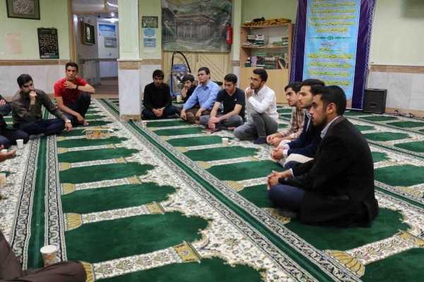 برگزاری نشست شب شعر دانشجویی به مناسبت هفته دفاع مقدس 2