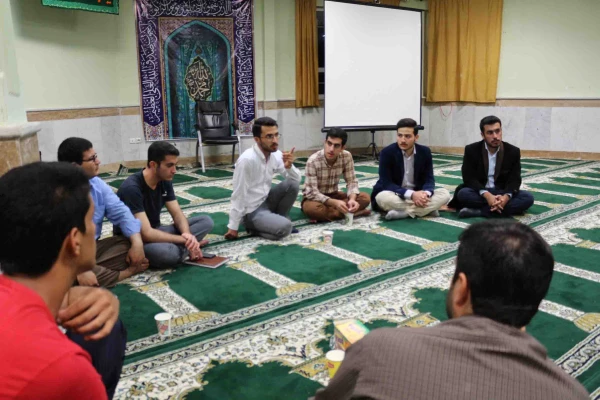 برگزاری نشست شب شعر دانشجویی به مناسبت هفته دفاع مقدس 4