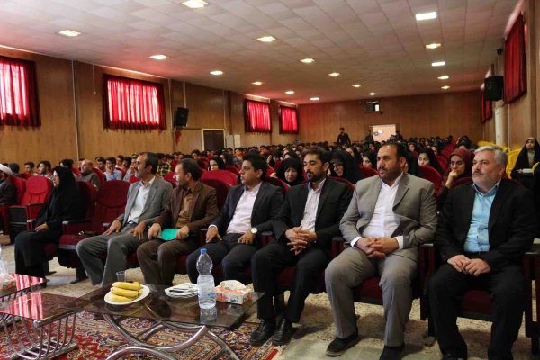 آئین استقبال از دانشجویان جدیدالورود  پردیس های دانشگاه فرهنگیان خراسان شمالی با حضور نماینده ولی فقیه و امام جمعه شهرستان بجنورد برگزار شد.

دکتر صفرزاده: امروز عصر دانایی است
 8