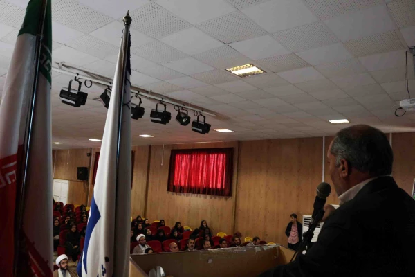 آئین استقبال از دانشجویان جدیدالورود  پردیس های دانشگاه فرهنگیان خراسان شمالی با حضور نماینده ولی فقیه و امام جمعه شهرستان بجنورد برگزار شد.

دکتر صفرزاده: امروز عصر دانایی است
 9